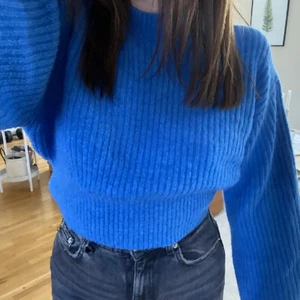 Stickad tröja  - Stickad tröja från weekday, as snygg o skön, slutsåld!