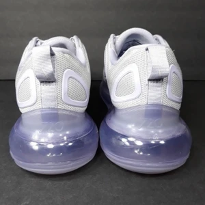 Nike air 720  - Nike air 720 använd ett tiotal gånger men inget som syns , lila sula med inslag av en stilren blänkande dämpning . Storlek 39