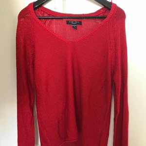 Storlek S - Stickad tröja i storlek S🌸