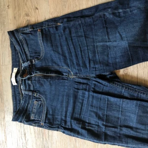 MOLLY JEANS FRÅN GINA  - Säljer mina fina Molly jeans från Gina pga att dom inte kommer till användning längre, dom är i fint skick och är stretchiga!❤️