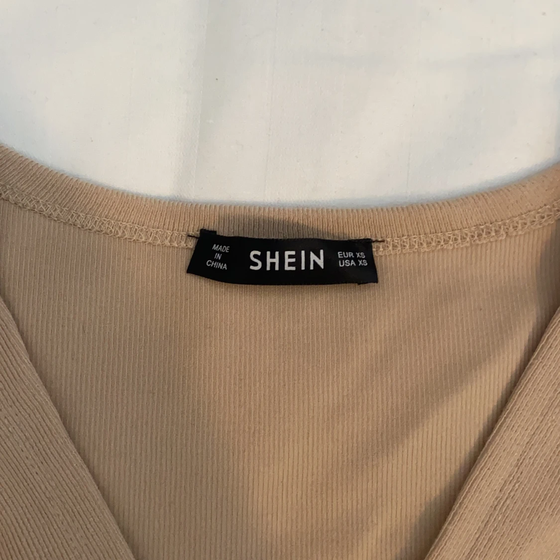 Sandfärgad tröja - 91