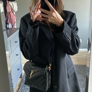 Kavaj - Skitsnygg oversized kavaj! Köpt second hand i höstas, vet ej stl men skulle gissa på M/L. 