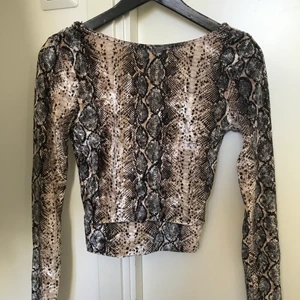 Storlek S - Topp från Ginatricot🌸