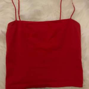 Säljer detta linne från Gina tricot i Strl XS då jag inte använder den längre. Fint skick! 