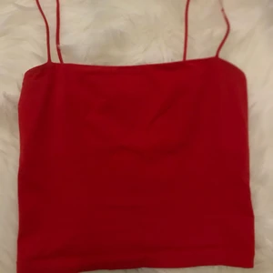 Linne Strl XS - Säljer detta linne från Gina tricot i Strl XS då jag inte använder den längre. Fint skick! 