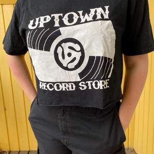 Uptown record shop 