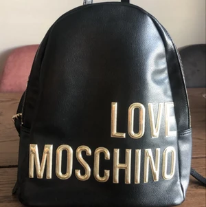 Love Moshino ryggsäck - Använt, gott skick
