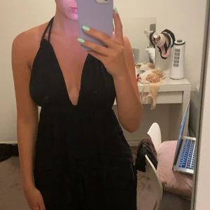 Shein topp! - Säljer denna jätte fina topp! I storlek S, knappt använd och är som helt ny! 