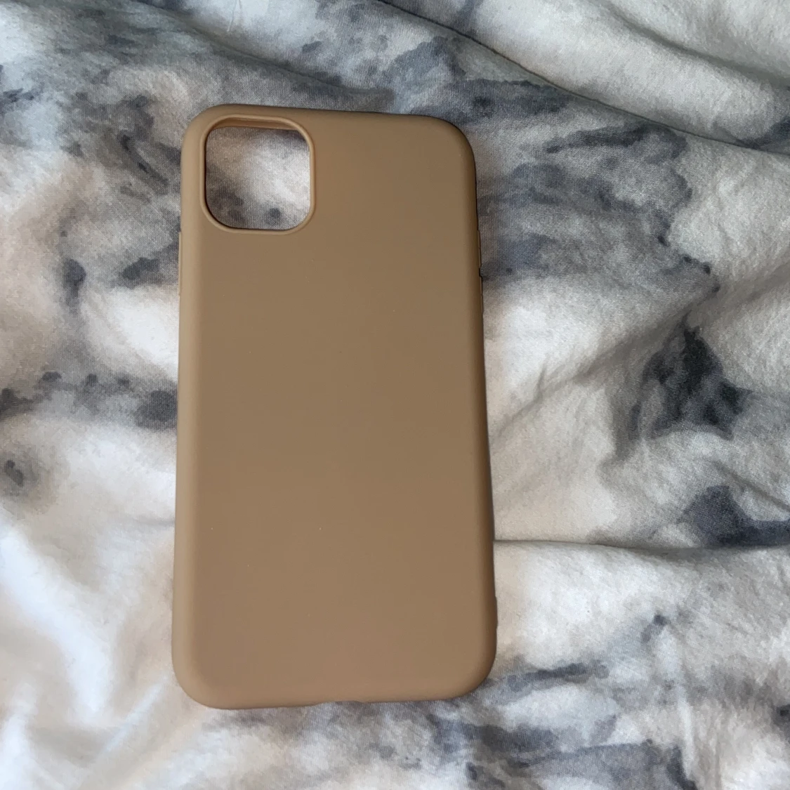 iPhone 11, 60kr st  - 91