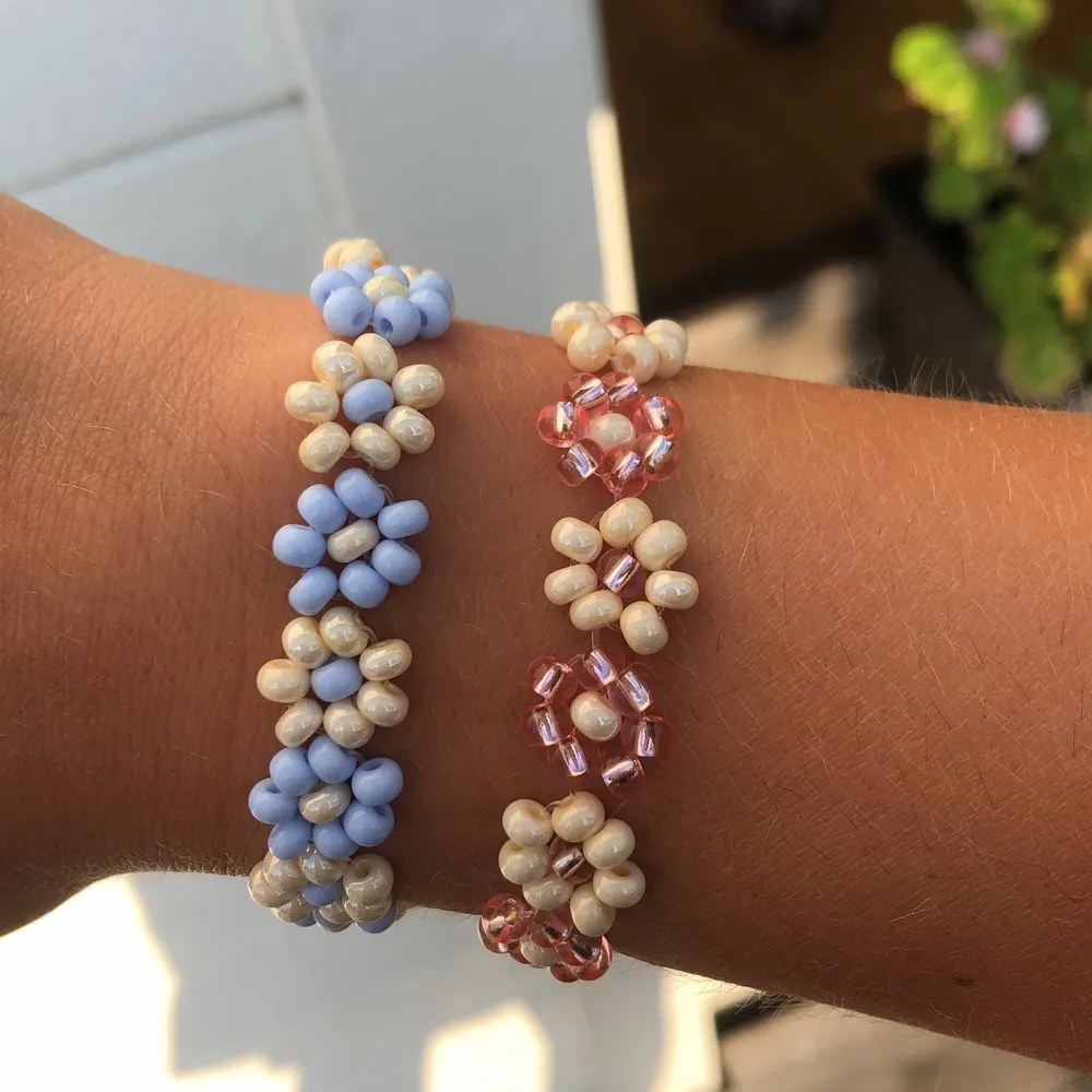 Armband jag gjort själv som passar super bra nu på sommaren🌸🥰 Färg (om den färg finns) och storlek får man välja själv😆. Accessoarer.