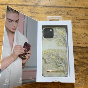 Mobil sak idel of sweden - Helt nytt skal från Ideal of sweden. Aldrig använt, inte ens testat på då jag såg att den var för liten. Det är för IPhone 12 PRO. Köparen står för frakten ☺️