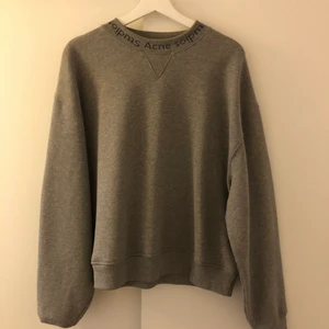 Acne Studios Flogho Crewneck - Size L (fits M-L) cond 9/10 pris går att diskutera