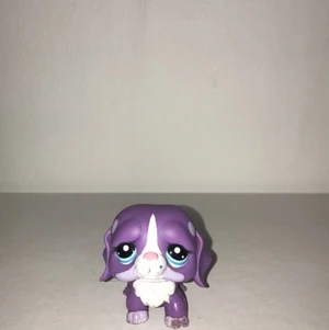 Little pet shop  - Säljer mina gamla Pet shops. De har gått upp i värde eftersom att de inte går att få tag på längre. Men jag har valt att sälja dessa för 15 kr st. Hör av dig privat om du är intresserad 💕 Köparen står för frakten, den blir olika beroende på hur många du köper🤩