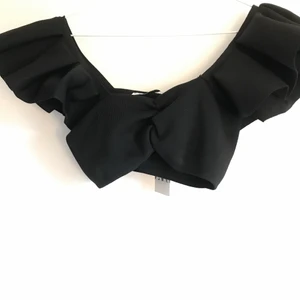 TOPP ZARA stl:S - Helt ny topp från zara stl:S✨ 150kr eller bud!