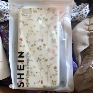 iphone 7/8 plus skal  - Helt nytt skal till iPhone 7/8 plus , jättefint till sommaren och jag säljer det för 30kr inklusive frakt 💓🥰