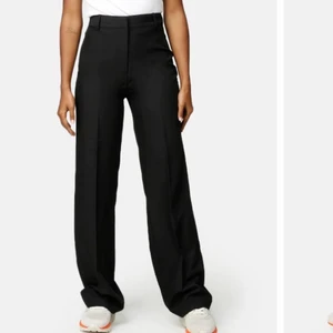 Kostymbyxor  - Helt nya och oanvända kostym byxor, original pris 669Kr🌸🌸 #byxor #byxor #kostymbyxor säljs för 300kr INTE 500💓