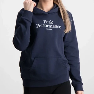 peak performance hoodie  - använd men i fint skick! Tror att den är i barnstorlek 170 typ!