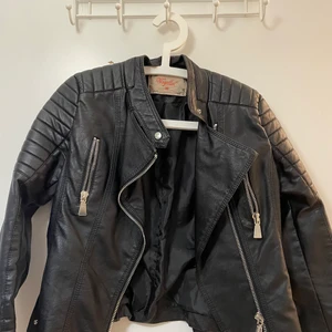 Skinjacka - Supercool skinnjacka