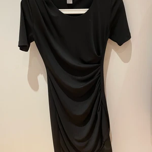 H&M klänning  - Använt ett fåtal gånger. Som ny!