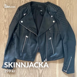 Skinnjacka - Superfin skinnjacka från H&M i äkta skinn🥰 Endast använd ett fåtal gånger, jättebra skick!