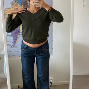 Höstlig tröja! - Jag på bilden bär storlek M! Möts på söder annars står köparen för frakt på 45kr ❤️