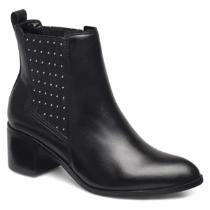 Svarta boots strl 38 - Jättefina svarta boots från Dune london (original pris 1679kr) i storlek 38. Klackhöjd: 5.5cm. Använda ett fåtal gånger men som i nyskick. Original låda finns kvar.
