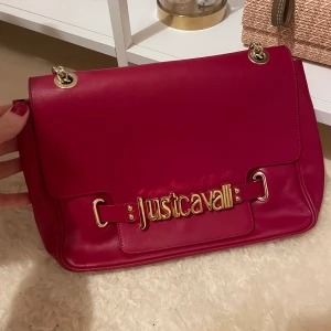 Väska  - Väska från just cavalli 