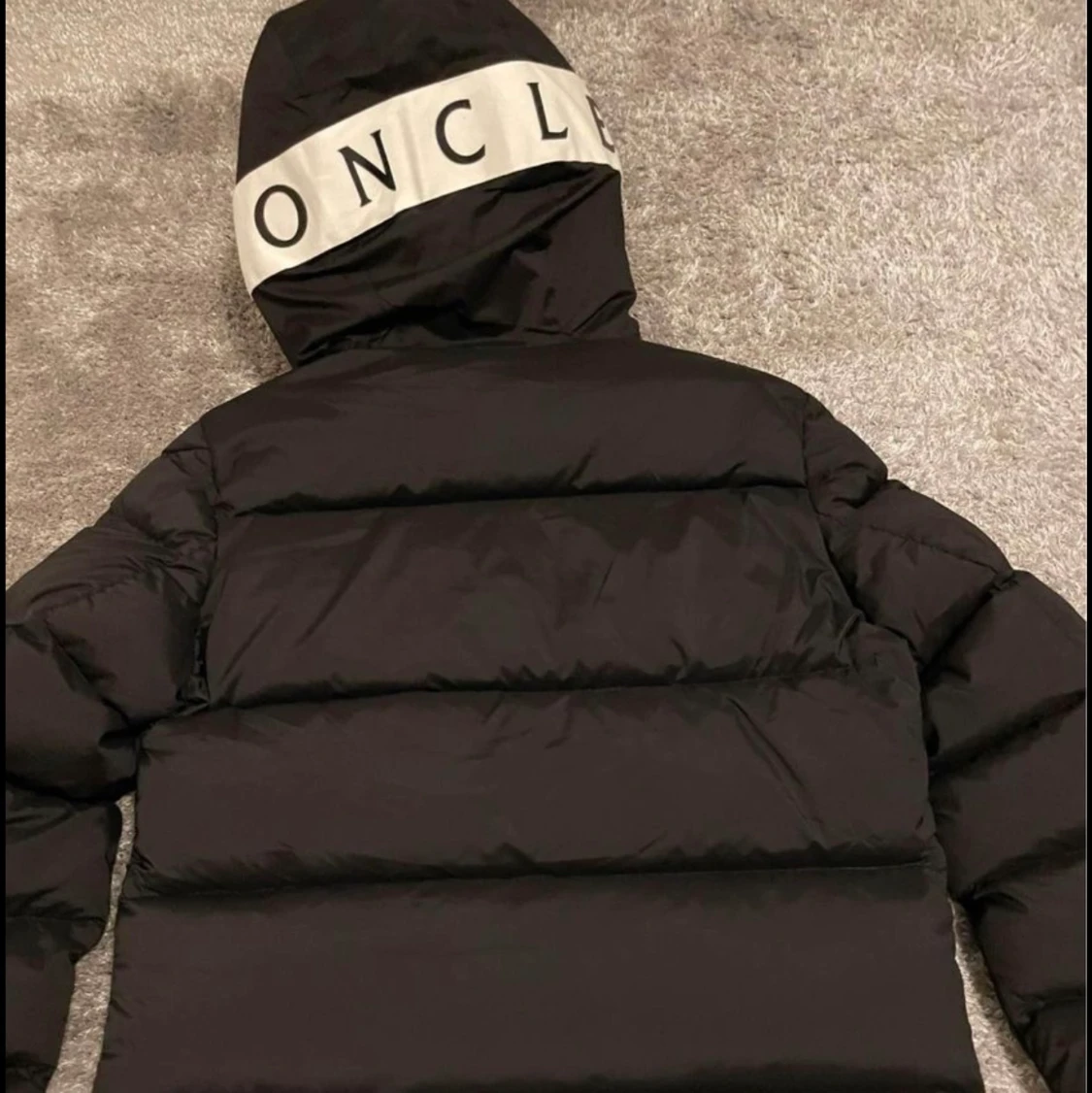 Moncler jacka  - 90