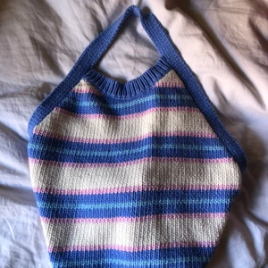 Sommar linne/top - Ett gulligt sommar linne från zara, köpt furra året och nästan oanvänd💕 