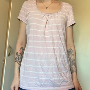 Gullig t-shirt - Fint skick.