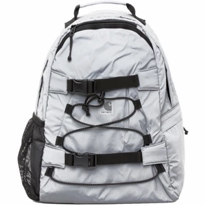 Carhartt Ryggsäck - Säljer nu min ryggsäck som jag knappt använt, sjukt snygg men har aldrig haft användning för den.