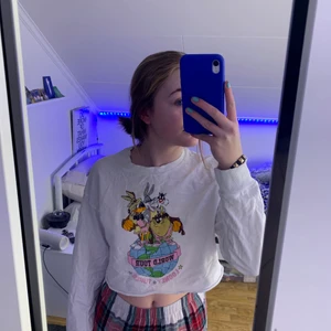 Tröja - Säljer min oanvända tröja från hm. Köpt för 150 kr❤️