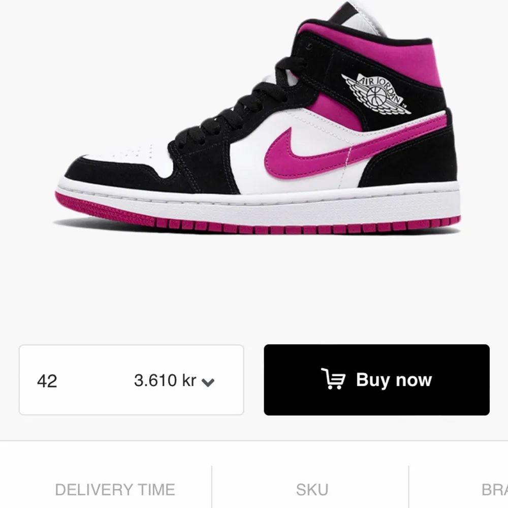 säljer dessa underbara Jordan stl 41 passar mig som har 41.5. Använda sparsamt ser nya ut. Låda finns köpte för 3.499 på restocks. Namn: jordan-1-mid-magenta. Bara skriva vid intresse pris går och diskutera. . Skor.