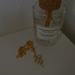 Handgjort halsband  - GRATIS FRAKT❤️@bladhsmycken på Instagram 