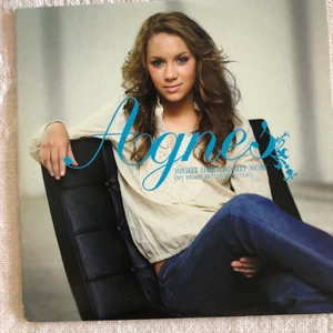 Agnes single - I fint skick, sparsamt använd. Jag tar swish betalning och skickar efter mottagning betalning.