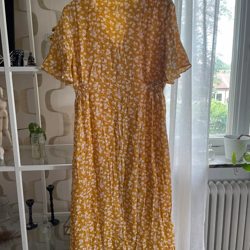 Superskön klänning från shein, storlek 36/S. Klänningar.