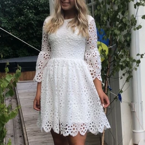 Sommarklänning  - Fin klänning från bubbleroom som är sparsamt använd. Perfekt till midsommar! 💕