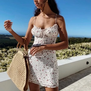 Klänning från Sabo skirt - Superfin klänning från sabo skirt helt oanvänt med prislappar kvar. Säljer pga fel storlek. Köpt för 620kr + tull 