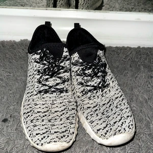 Bekväma skor - Använd en fåtal gånger jätte bra skick