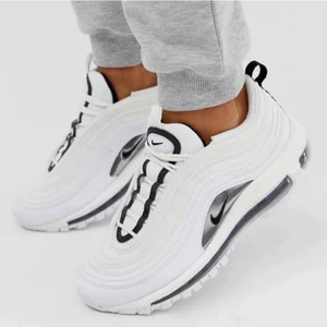 Nike sneakers - Skriv för fler bilder😇 Köpta här på plick men säljer vidare!