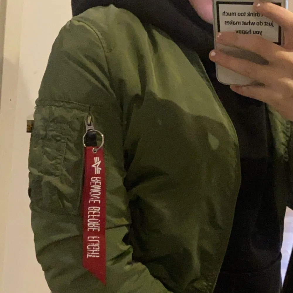 Äkta Alpha Industries, oanvänd. Jackor.