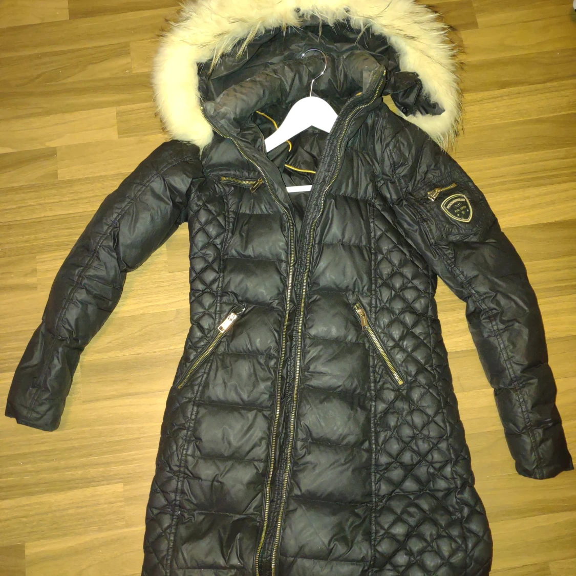 Rock and blue jacka  - 90