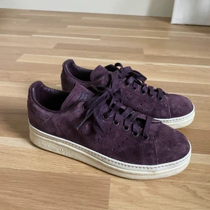 ADIDAS STAN SMITH - Jättefint skick, knappt använda. 