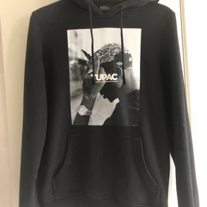 Tupac hoodie  - Storlek xs 