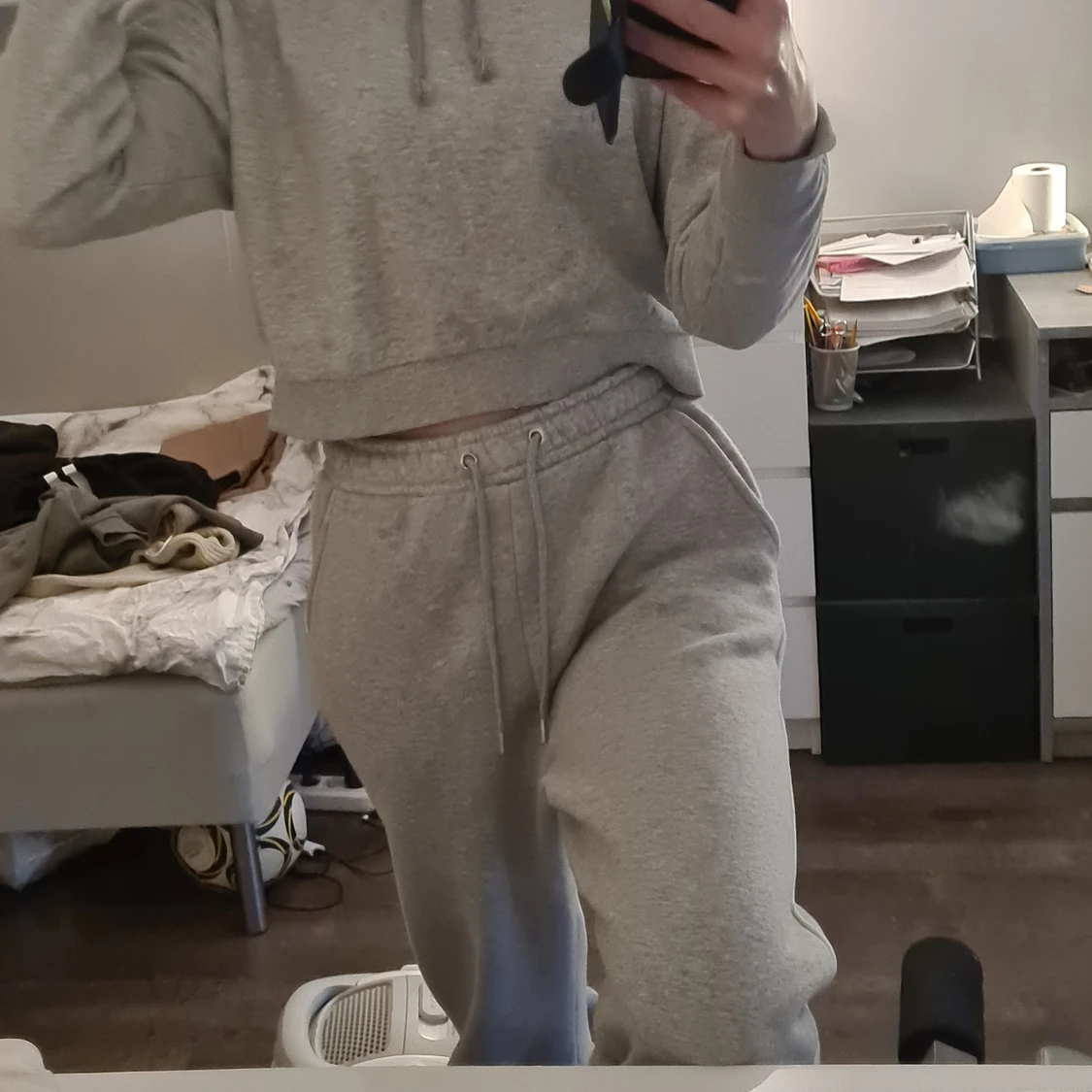 Kort grå hoodie - 90