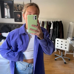 Kofta - Lila Manchester kofta i snygg färg💜