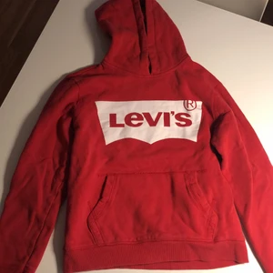 Levis - Störrelse 14 yrs men liten i störrelse 