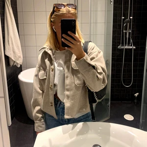 Jacka - eiga jacka! Xs men sitter mer som S, köparen står för frakt 