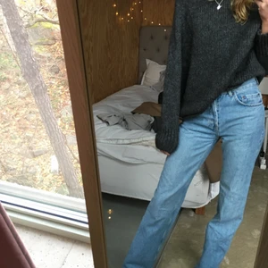 Raka jeans - Jättefina raka jeans från asos! Storlek 25/38  men uppsydda så de passar någon mellan 170-175💓 de är i jättebra skick!