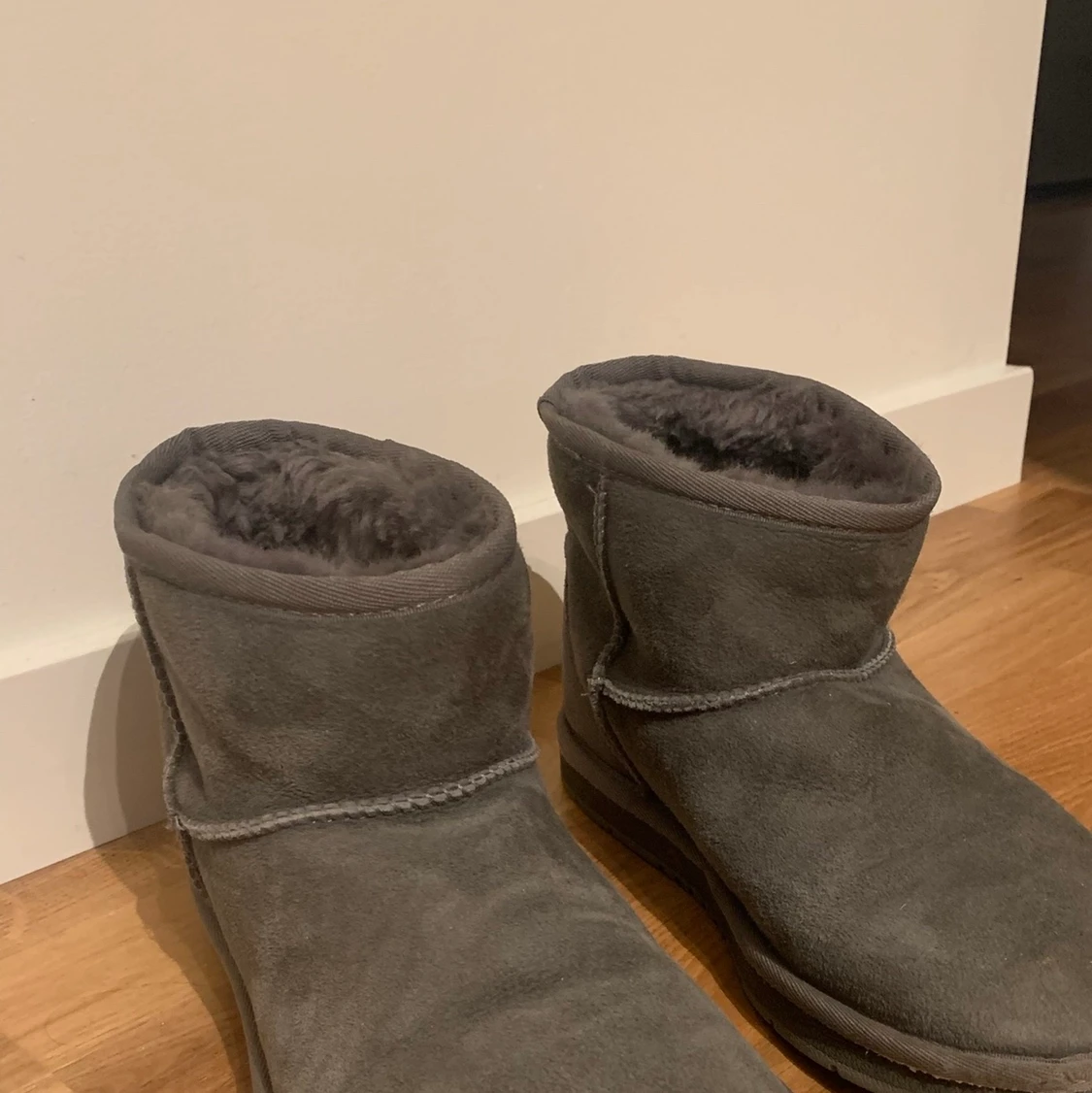 Gråa uggs - 91
